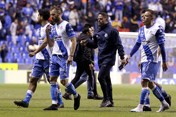 El Puebla no solo juega mal, también se ha convertido en un hospital