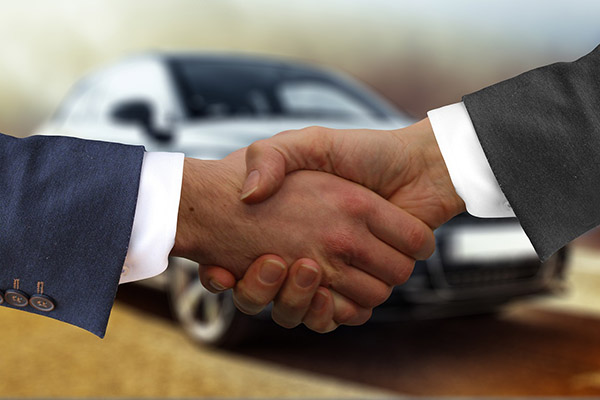 ¿Vas a comprar un auto en efectivo? Cuidado con las disposiciones del SAT