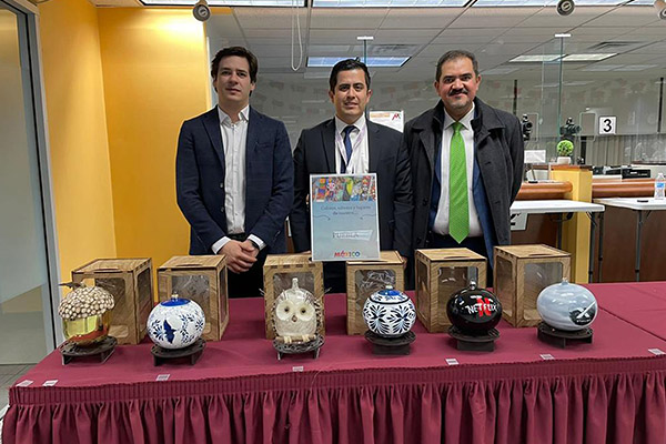 Exponen emprendedores poblanos productos en consulados de California: Economía