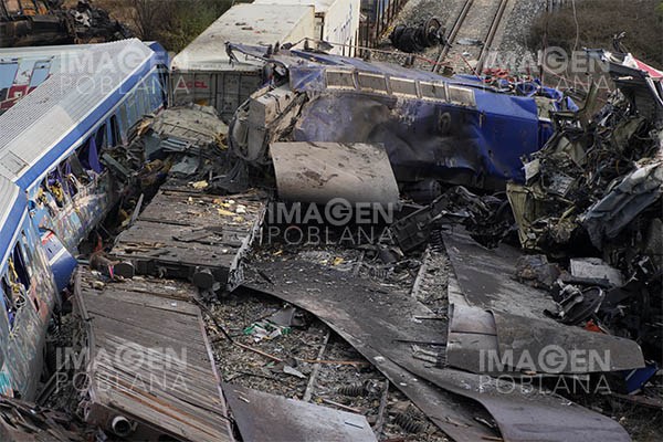 Aumenta a 46 la cifra de muertos tras la colisión de dos trenes en Grecia
