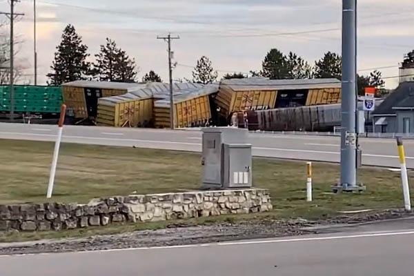 Otro tren de carga se descarrila en Ohio a un mes del accidente tóxico