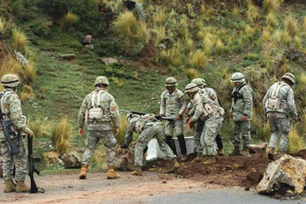 Gobierno de Perú confirma muerte de cuatro soldados en el marco de las protestas