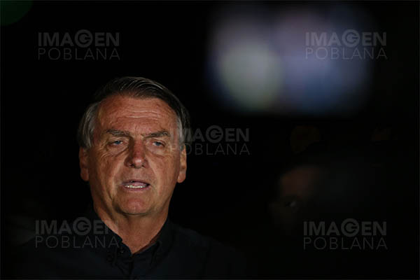 Investigarán al matrimonio Bolsonaro por intentar introducir ilegalmente joyas en Brasil