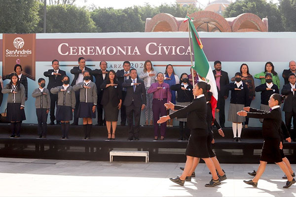 Encabeza Mundo Tlatehui ceremonia cívica de marzo