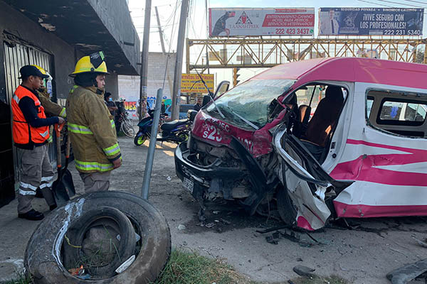Cafre de la Ruta S-25 provoca fuerte choque; hay 6 heridos