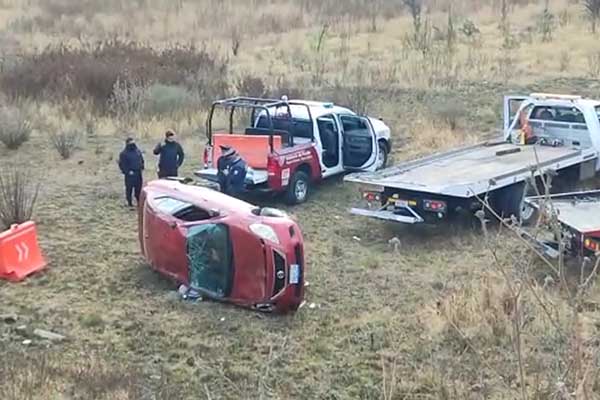 Fatal volcadura en Periférico deja un muerto