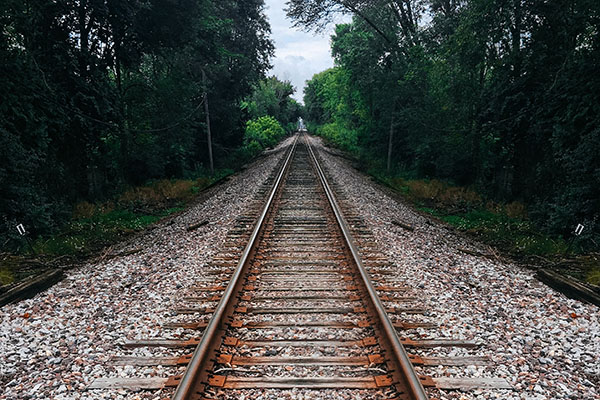 Tren de carga descarrila en Arizona; transportaría materiales tóxicos