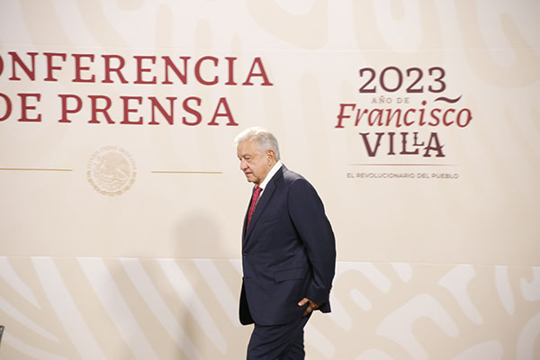 "Trata de engañar al pueblo mexicano": le llueven las críticas a AMLO desde EU