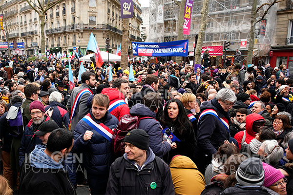 Más de 300 detenidos durante protestas contra reforma de las pensiones en Francia