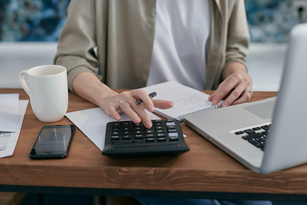 Ideas de negocios que facilitan una entrada de dinero a los jóvenes