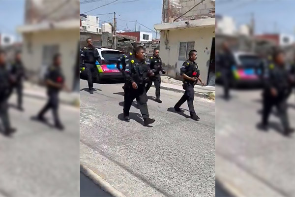 Violentos borrachos atacan a dos policías