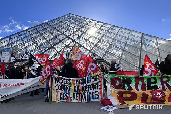 La décima huelga nacional contra reforma de pensiones empieza en París