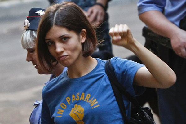 Rusia anda en busca de Nadezhda Tolokónnikova, integrante de Pussy Riot