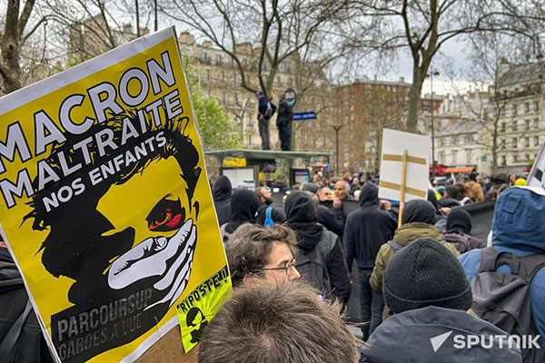 Más de 200 detenidos en Francia por protestar contra la reforma de pensiones
