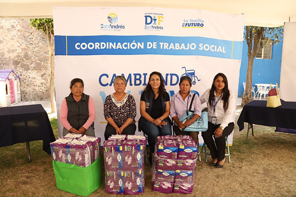 DIF de San Andrés Cholula entrega de pañales y bolsas de colostomía
