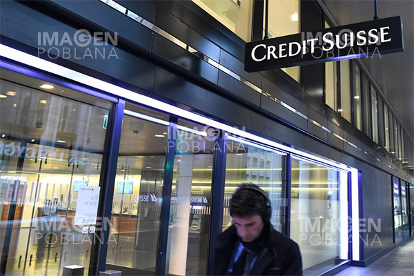 Suiza aprueba brindar 118,000 mdd en ayuda al banco UBS para comprar Credit Suisse