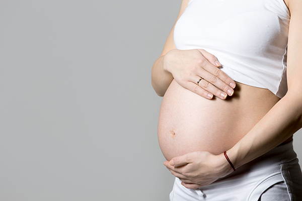 Maternidad subrogada: para algunos es acción sublime; para otros, trata de personas