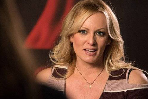 Stormy Daniels y su filmografía fuera de la industria pornográfica