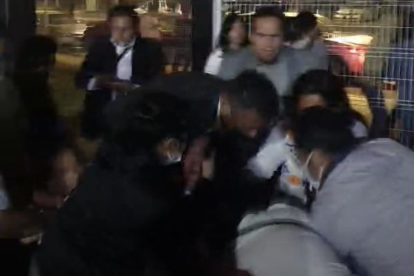Liberan y reaprehenden a exdiputada que agredió a ministeriales