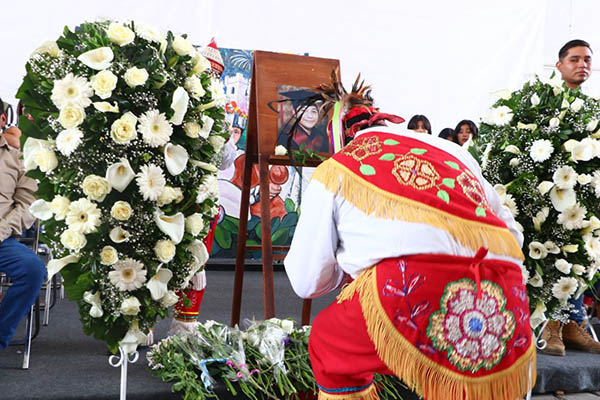 Rinde gobierno del estado homenaje a la joven voladora Rita Torres