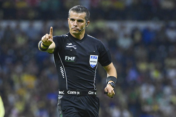 Revelan razón de la agresión del árbitro Fernando Hernández a jugador de León