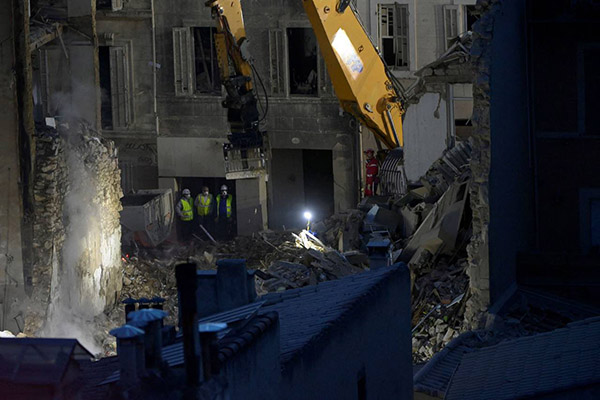 Dos muertos más tras colapso de 2 edificios en Marsella