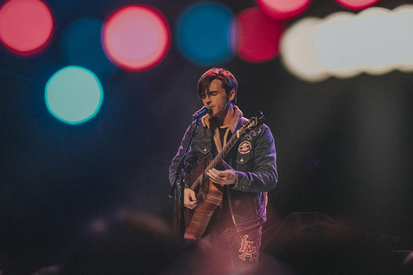 Policía de EU localiza a Drake Bell; está “sano y con vida”