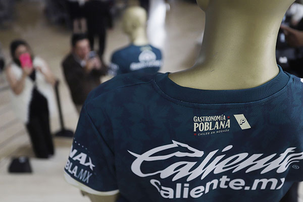 Mientras Grupo Caliente patrocina a casi toda la Liga MX, en Premier League prohíben casas de apuestas
