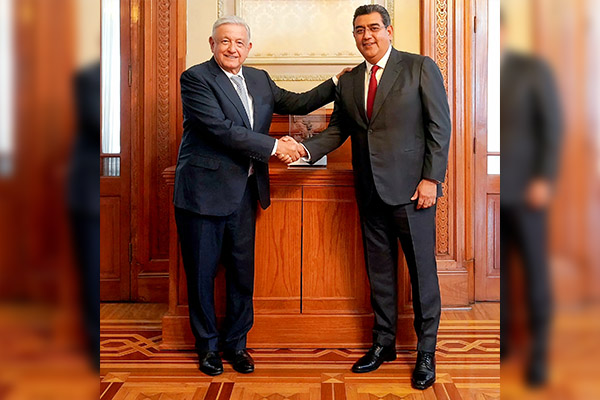 Acuerdan Sergio Salomón y AMLO sacar adelante agenda estatal