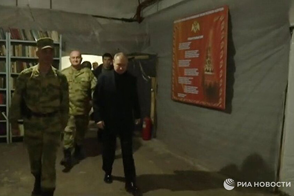 Sorpresiva visita de Putin a las tropas rusas en Jersón y Lugansk
