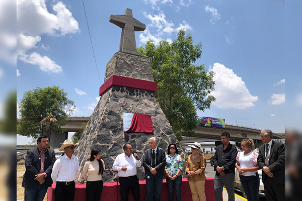 Conmemoran aniversario luctuoso de Guillermo González Camarena en Amozoc