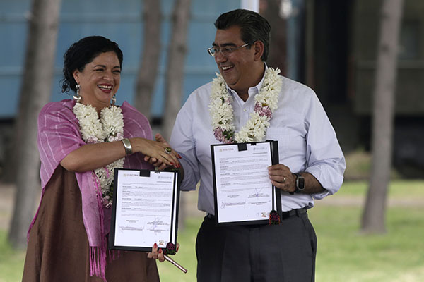 Firman convenio para promover el programa “Semilleros Creativos” en Puebla