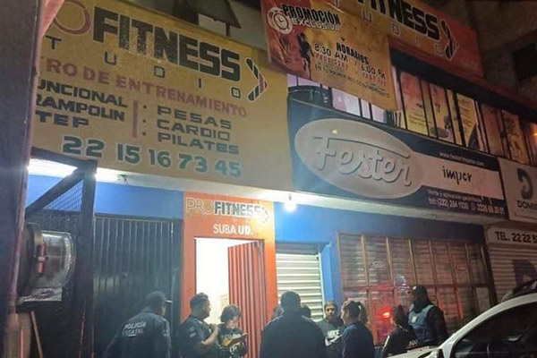 Asaltantes irrumpen en clase de fitness