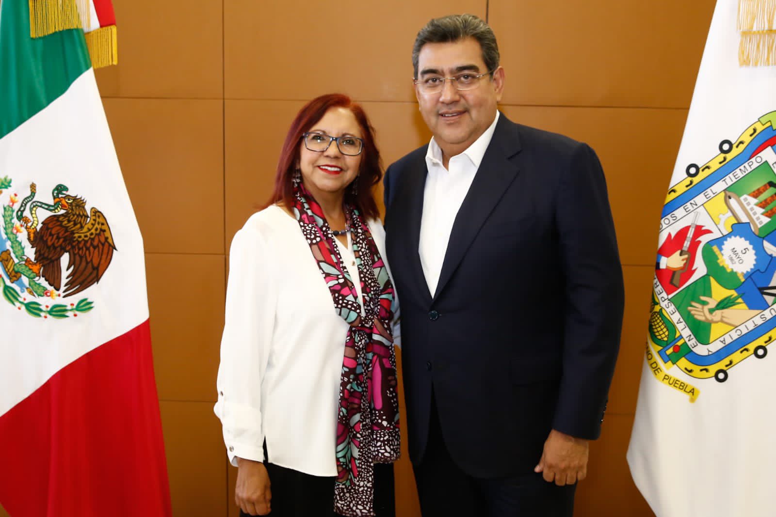 Sostiene Sergio Salomón reunión con la secretaria de Educación federal