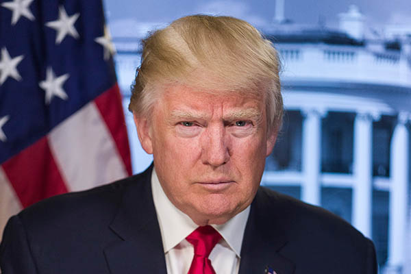 Trump enfrenta acusación de escritora estadounidense por violación