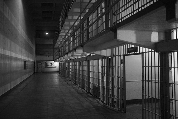 Condenan a prisión a sexagenario que creó pornografía infantil con IA