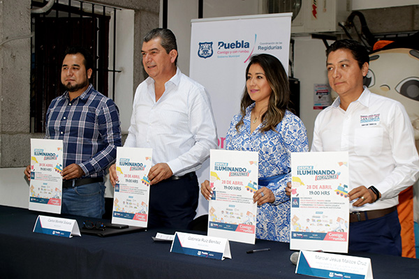 Convocan a la niñez poblana al desfile Iluminando Corazones