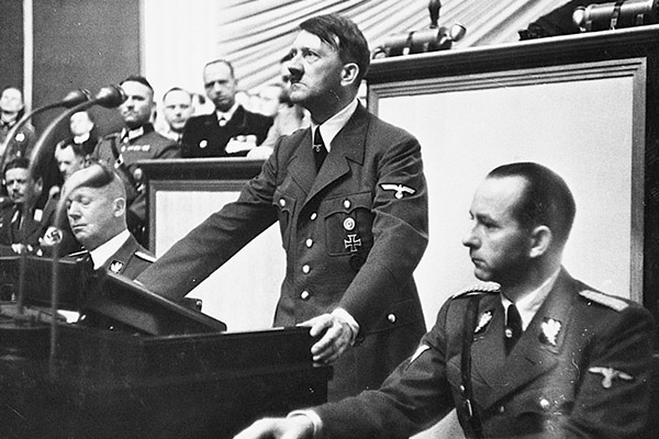“Su equilibro mental estaba roto”: revelan nuevos documentos sobre el suicidio de Hitler