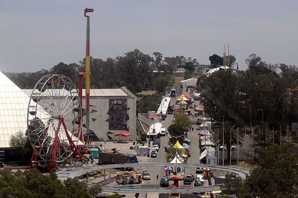 Habrá sanciones por invadir espacios en la Feria de Puebla, advierte Tránsito Municipal