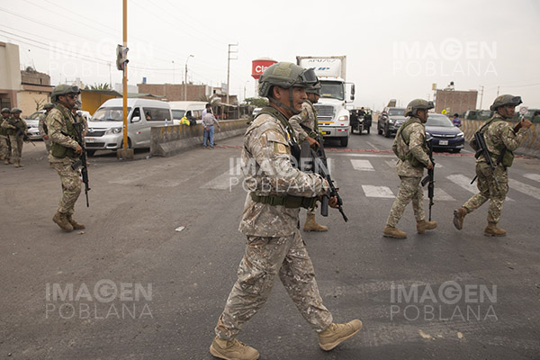 Perú envía contingente militar a frontera con Chile para reforzar vigilancia