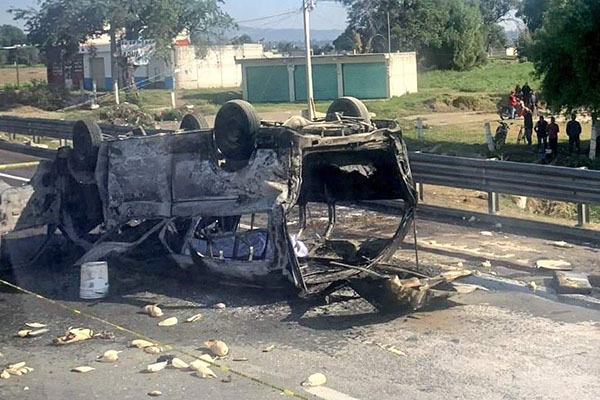 Terrible accidente de combi deja dos muertos