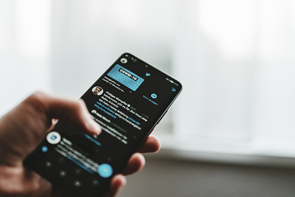 Medios podrán cobrar en Twitter, ¿es el fin del acceso libre a la información?