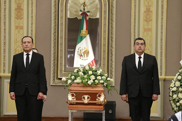 Participa Sergio Salomón en homenaje póstumo al diputado Mariano Hernández