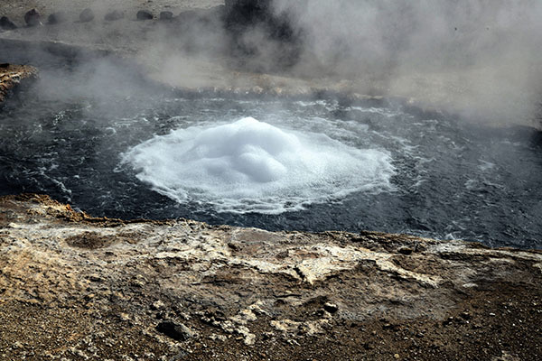 Peligro en lo profundo: casi 20,000 volcanes antiguos descubiertos en el fondo del océano
