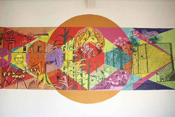 Plasma gobierno estatal elementos culturales de Tochimilco en mural comunitario