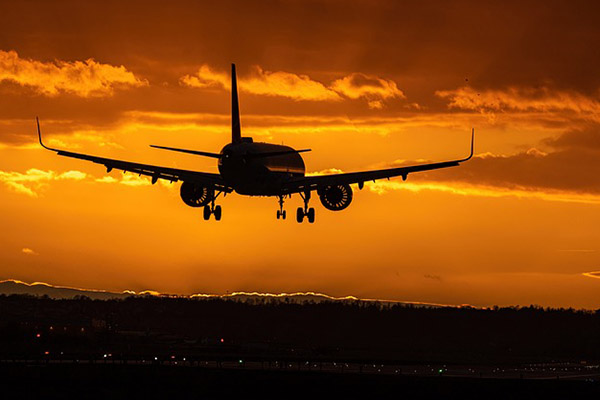 Emiratos Árabes Unidos envía un avión con medicamentos a Sudán