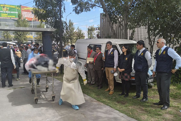 Perú concluye rescate de 27 cuerpos tras trágico incendio en mina