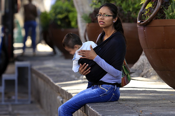 Madres solteras, entre el estigma social y la falta de apoyos