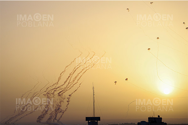 Cohetes lanzados desde Gaza impactan en Israel