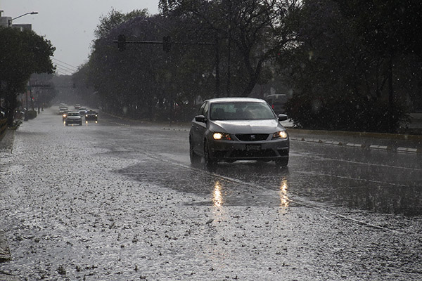 ¡Cuidado! Así podría dañar la lluvia a tu auto